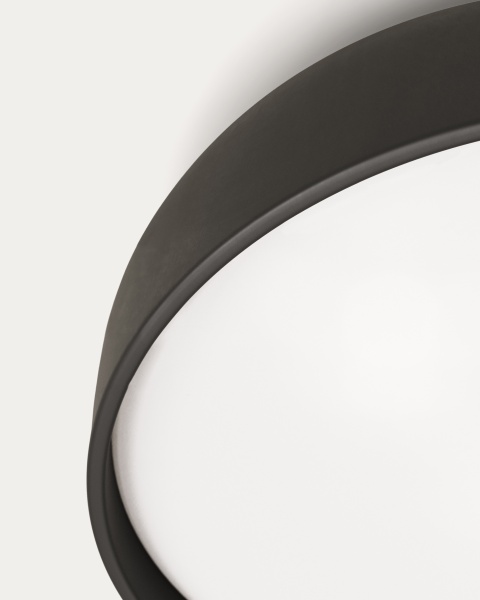 Светильник потолочный Xaviera с черной отделкой от интернет-магазина IDODOM.RU