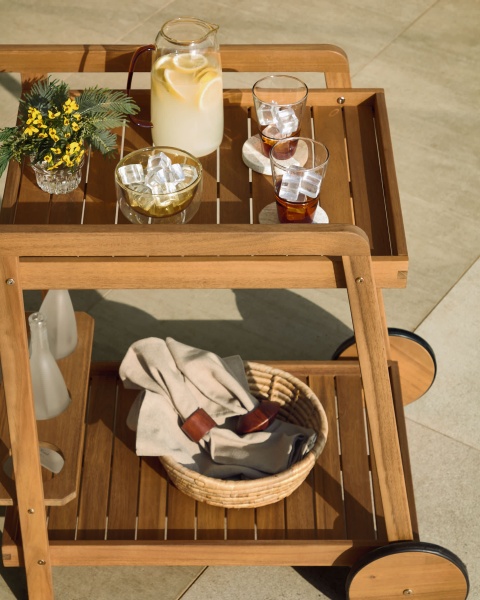 Сервировочный столик-тележка Felisa из массива акации от интернет-магазина IDODOM.RU