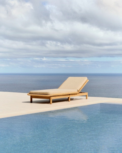 Шезлонг Galea из тикового дерева и синтетического ротанга от интернет-магазина IDODOM.RU