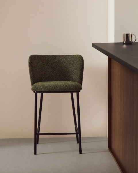 Полубарный стул Ciselia из темно-зеленого шенилла с ножками из черной стали от интернет-магазина IDODOM.RU