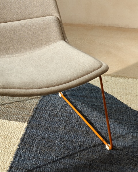 Zahara Стул со стальными ножками полиэстер бежевый от интернет-магазина IDODOM.RU