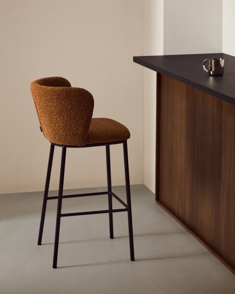 Барный стул Ciselia из терракотового шенилла с ножками из черной стали от интернет-магазина IDODOM.RU
