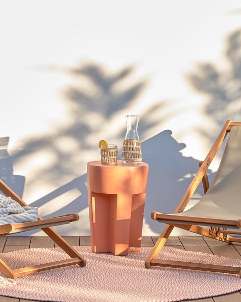 Приставной столик Vilena из терракоты Ø 33 см от интернет-магазина IDODOM.RU