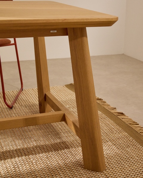 Стол Idun из шпона и массива дуба с натуральной отделкой 200x100см от интернет-магазина IDODOM.RU