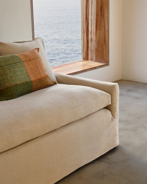 Чехол на 3-местный диван Zenira с подушками из хлопка и льна бежевого цвета, 230 см от интернет-магазина IDODOM.RU