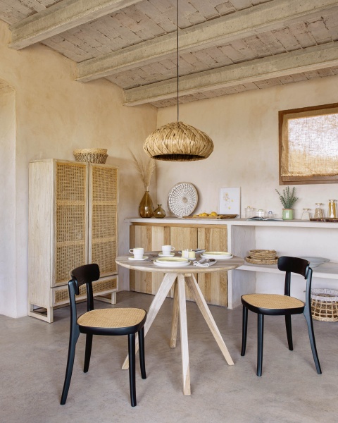 Стул Romane из массива бука черного цвета с ясеневым шпоном и ротангом от интернет-магазина IDODOM.RU