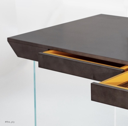 Стол письменный Blade_TGM от интернет-магазина IDODOM.RU