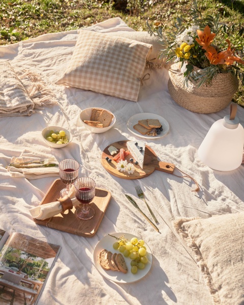 Чехол на подушку Bigahel 100% хлопок с бежевым и белым от интернет-магазина IDODOM.RU