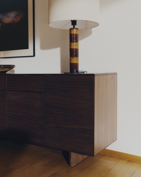 Сервант Norlen с 4 дверцами и 2 ящиками из шпона ореха от интернет-магазина IDODOM.RU