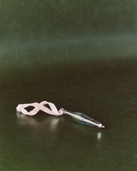 Набор из 2 подвесных украшений Isven из серебристого переработанного стекла, 10 см от интернет-магазина IDODOM.RU