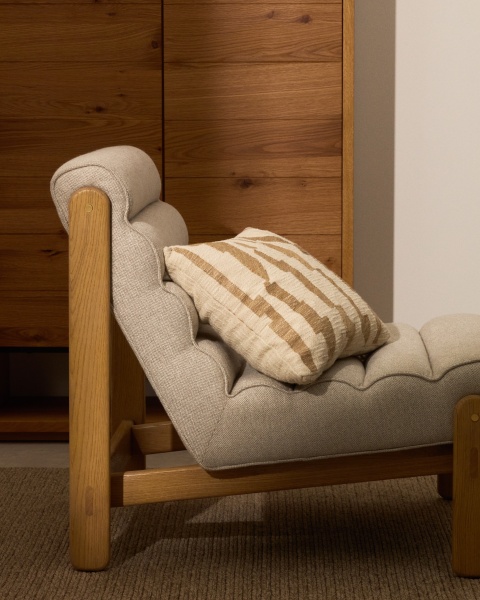 Arvai Чехол для подушки из хлопка с бежевой джутовой вышивкой 45 x 45 см от интернет-магазина IDODOM.RU