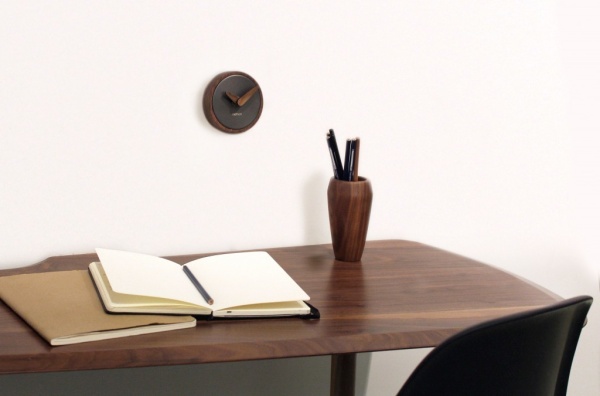 Часы настенные Atomo T орех-графит от интернет-магазина IDODOM.RU