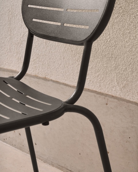 Уличный стул Brai из темно-серой оцинкованной стали от интернет-магазина IDODOM.RU