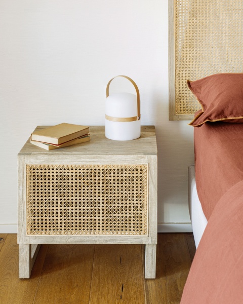 Прикроватная тумбочка Rexit из массива минди и ротанга 50 x 50 cm от интернет-магазина IDODOM.RU