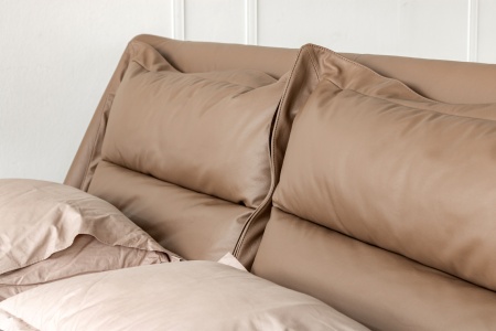 Кровать Дженис из натуральной кожи от интернет-магазина IDODOM.RU