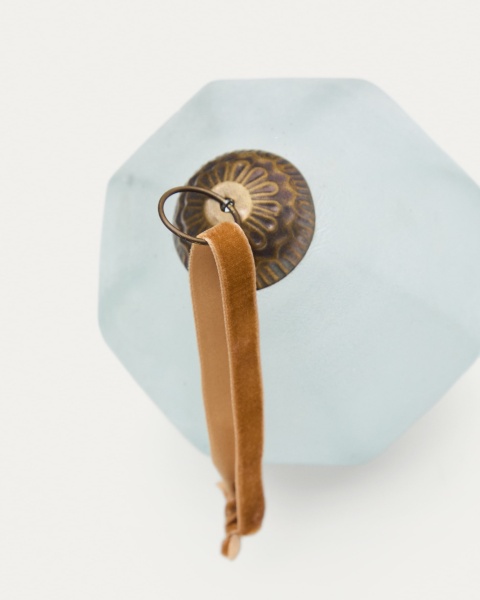 Набор из 2 рождественских шаров Talve из белого переработанного стекла, Ø 10 см от интернет-магазина IDODOM.RU