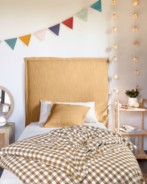 Изголовье из льняной ткани горчичного цвета Tanit со съемным чехлом 106 x 106 см от интернет-магазина IDODOM.RU