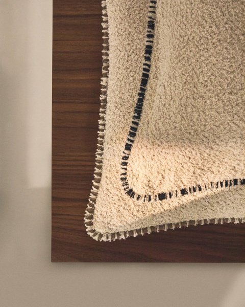 Чехол для подушки Enari бежевый хлопок с черной отделкой 50 x 50 см от интернет-магазина IDODOM.RU