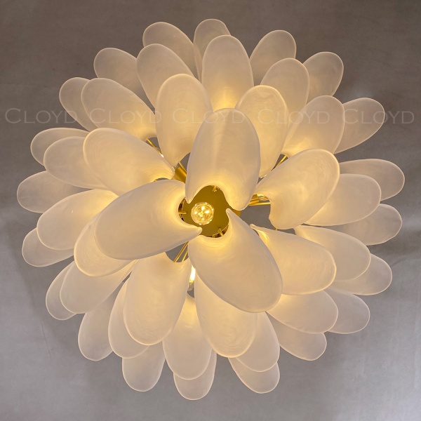 Люстра Cloyd AZORES-A C10 / Ø65 см - латунь светл. - белое матовое стекло (арт.11651) от интернет-магазина IDODOM.RU