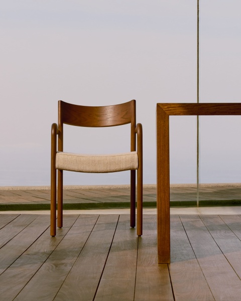 Стул Falconera со съемным чехлом из массива дуба с отделкой орех FSC Mix Credit от интернет-магазина IDODOM.RU