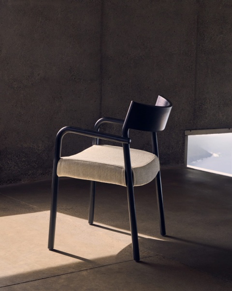 Стул Falconera со съемным чехлом из массива дуба с черной отделкой FSC Mix Credit от интернет-магазина IDODOM.RU