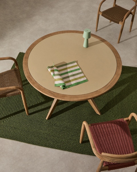 Julieta Уличный стол из полицемента и массива акации Ø 120 см от интернет-магазина IDODOM.RU