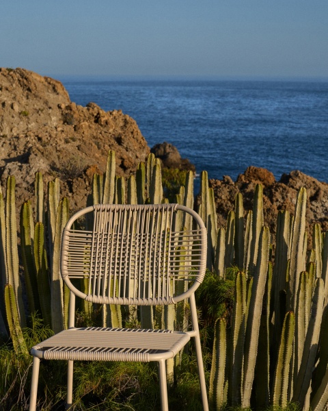 Садовый стул Talaier из искусственного каната и стали бежевого цвета от интернет-магазина IDODOM.RU