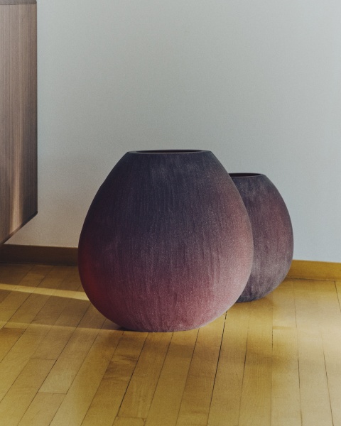 Ваза из бордового стекла Rovena 43,5 см от интернет-магазина IDODOM.RU