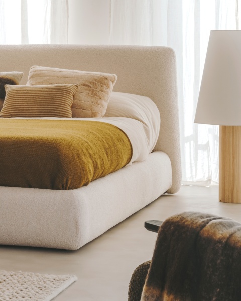 Кровать Martina со съемным бежевым чехлом из ткани букле под матрас 180 х 200 см от интернет-магазина IDODOM.RU