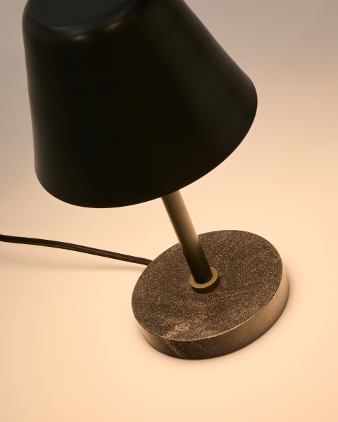 Настольная лампа Calina из зеленого металла и черного мрамора от интернет-магазина IDODOM.RU