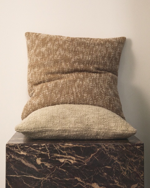 Чехол для подушки Mevia из бежевого льна и хлопка 50 x 50 см от интернет-магазина IDODOM.RU