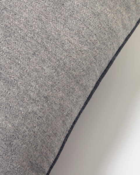 Чехол на подушку серый Alcara с черной каймой 45 x 45 см от интернет-магазина IDODOM.RU