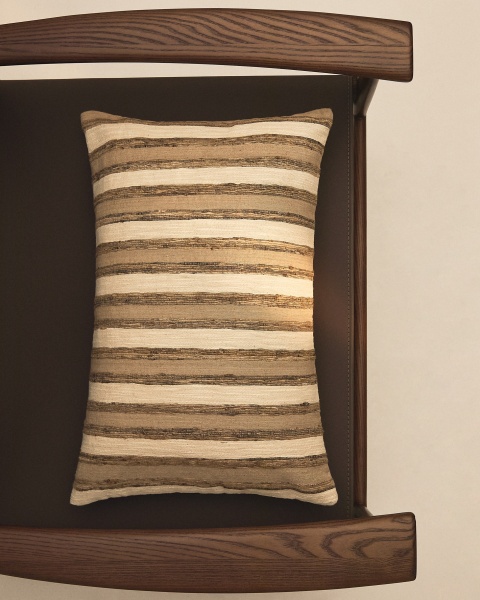 Чехол для подушки Dorevi из жаккарда в полоску цвета экрю 40 x 60 см от интернет-магазина IDODOM.RU