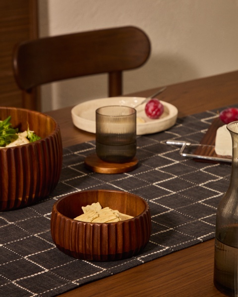 Маленькая миска Rommu из акации от интернет-магазина IDODOM.RU