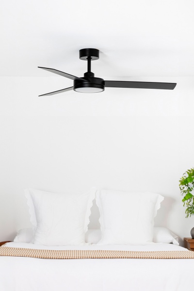 Потолочный вентилятор с освещением Barth 1320 мм черный 24W от интернет-магазина IDODOM.RU