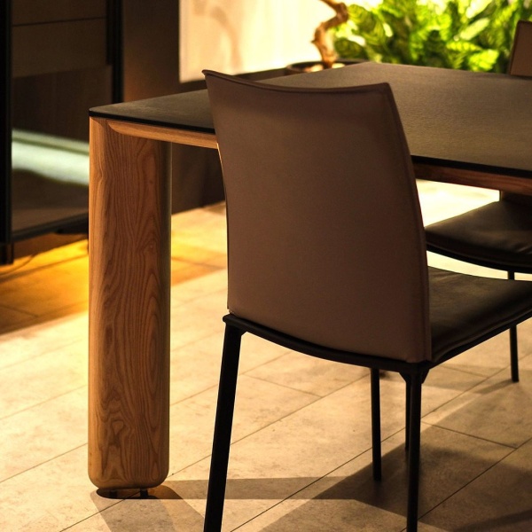 Стол обеденный Momo (200) массив бук + пластик от интернет-магазина IDODOM.RU