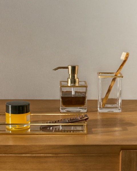 Soanet Дозатор для мыла из стекла и металла золотистый от интернет-магазина IDODOM.RU