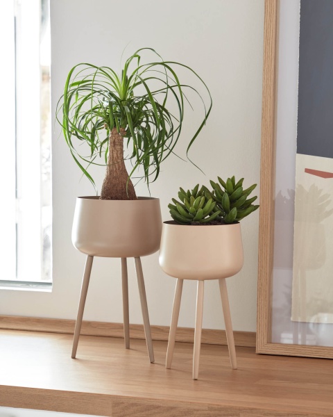 Горшок Apia серый металлический на ножках Ø 18 cm от интернет-магазина IDODOM.RU