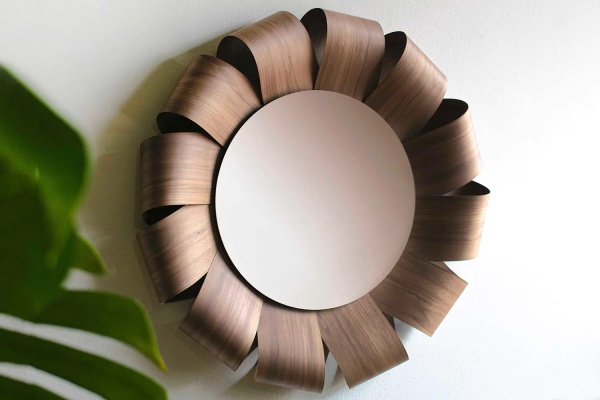 Зеркало Brisa XL бронзовое стекло в раме из орехового дерева от интернет-магазина IDODOM.RU