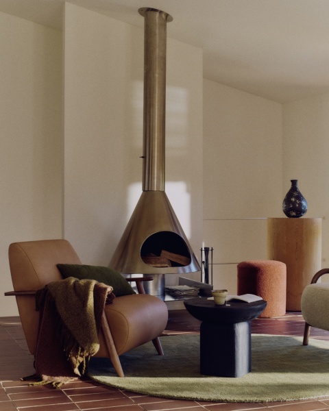 Ovak Приставной столик из акации с чёрной отделкой Ø50 см от интернет-магазина IDODOM.RU