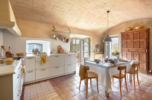 Сервировочная доска Syriana из массива акации квадратная от интернет-магазина IDODOM.RU