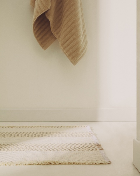 Коврик для ванной Bina из 100% хлопкового жаккарда цвета экрю 50 x 70 см от интернет-магазина IDODOM.RU