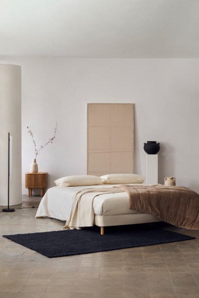 Mailen Прикроватная тумбочка из ясеневого шпона с натуральной отделкой 50 x 55 см от интернет-магазина IDODOM.RU