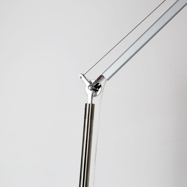 Напольный светильник Phantom от интернет-магазина IDODOM.RU