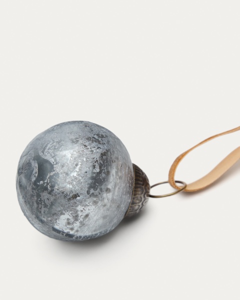 Набор из 4 рождественских шаров Blama из переработанного серебряного стекла, Ø 6 см от интернет-магазина IDODOM.RU