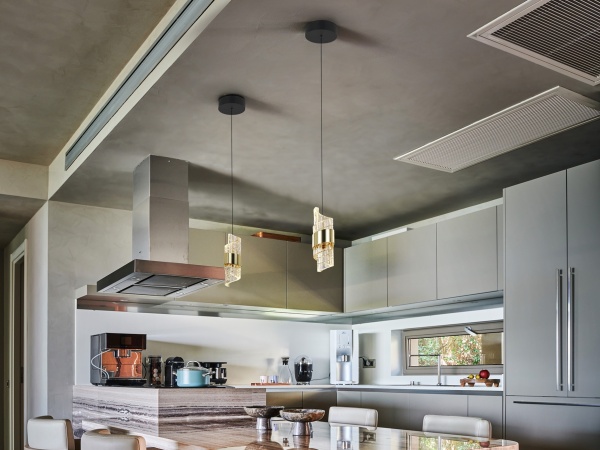 Подвесной светильник Iliada 1L черно-золотой от интернет-магазина IDODOM.RU