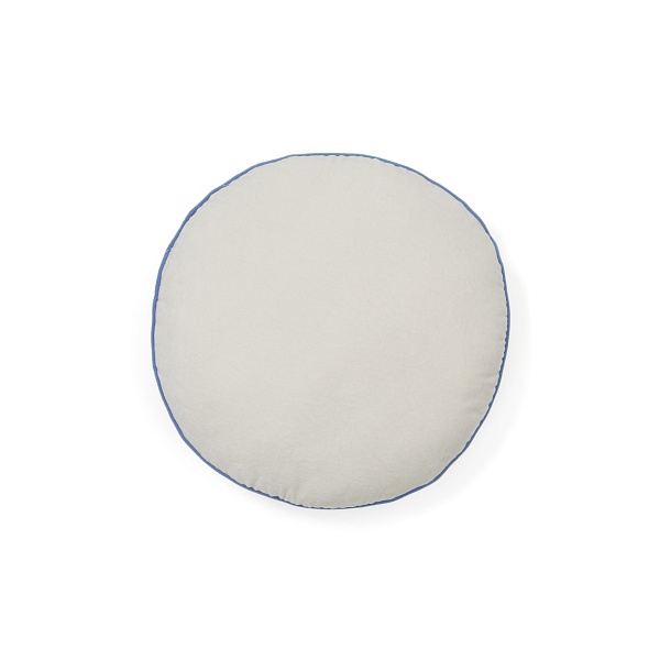 Saya круглая декоративная подушка белая с синей каймой Ø 40 см от интернет-магазина IDODOM.RU