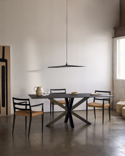 Argo Стол обеденный с черными ножками из стали и столешницей из черного стекла 200x100 от интернет-магазина IDODOM.RU