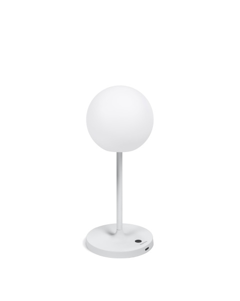 Dinesh Настольная лампа для улицы из белого металла от интернет-магазина IDODOM.RU