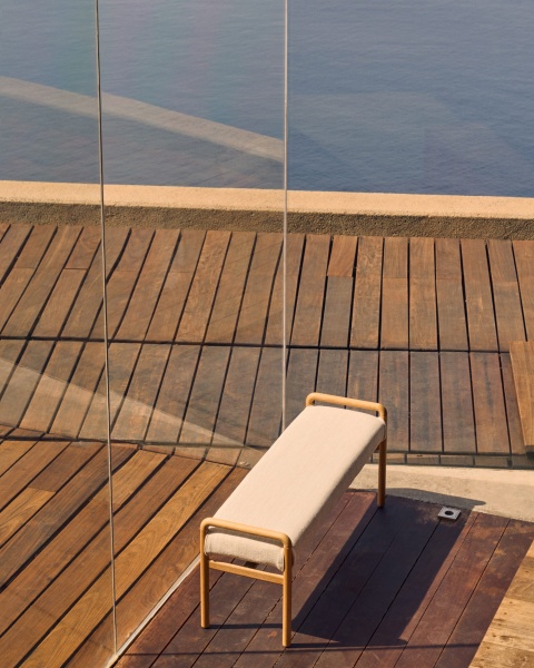 Скамейка Macaret со съемным чехлом из массива дуба с натуральной отделкой 120 см от интернет-магазина IDODOM.RU